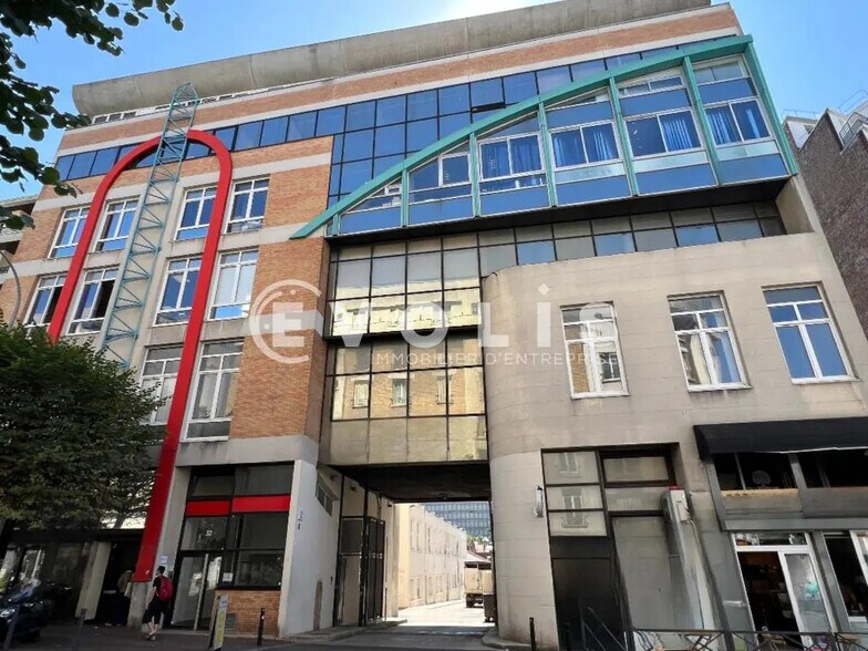 Flex in Montreuil for lease - Building Photo - Image 1 of 7