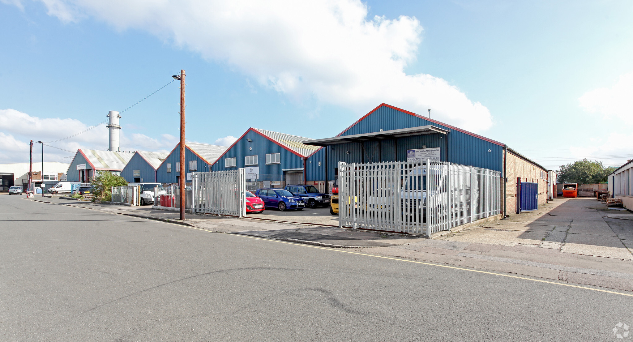 91 Lockfield Ave, Enfield for sale Primary Photo- Image 1 of 1