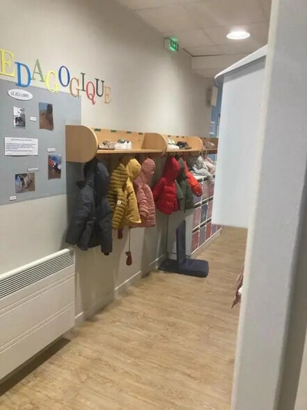 9 Rue De Chanconnet, Argenteuil for sale - Building Photo - Image 3 of 6