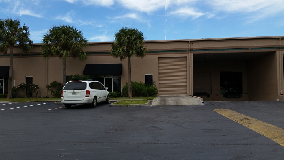 12401 Belcher Rd S, Largo, FL for lease - Building Photo - Image 1 of 3