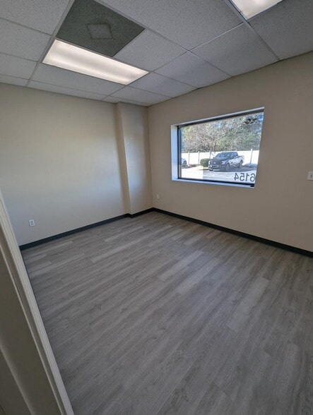 4646 Parkmore Plaza Dr, Milton, FL for lease - Interior Photo - Image 2 of 10
