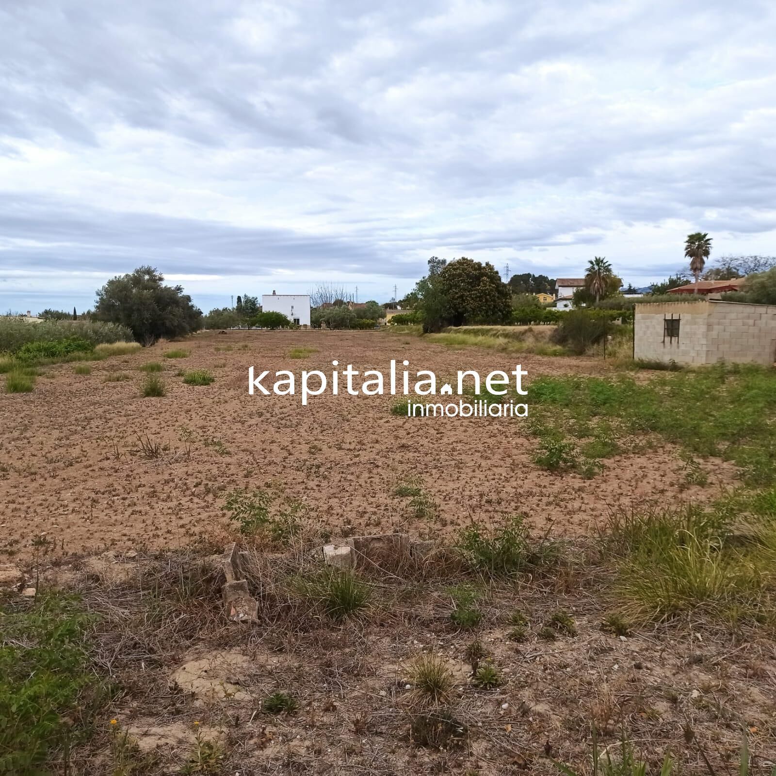 Land in València for sale Building Photo- Image 1 of 6