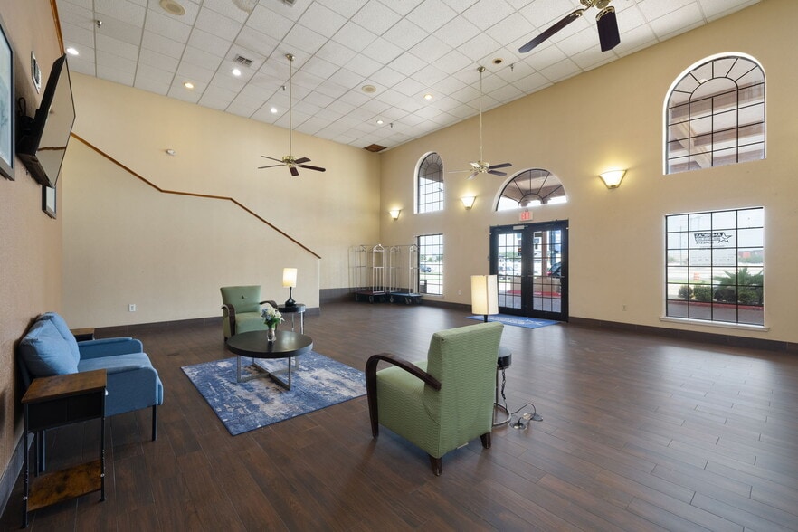 1301 W Expressway 83, Pharr, TX for sale - Lobby - Image 3 of 15