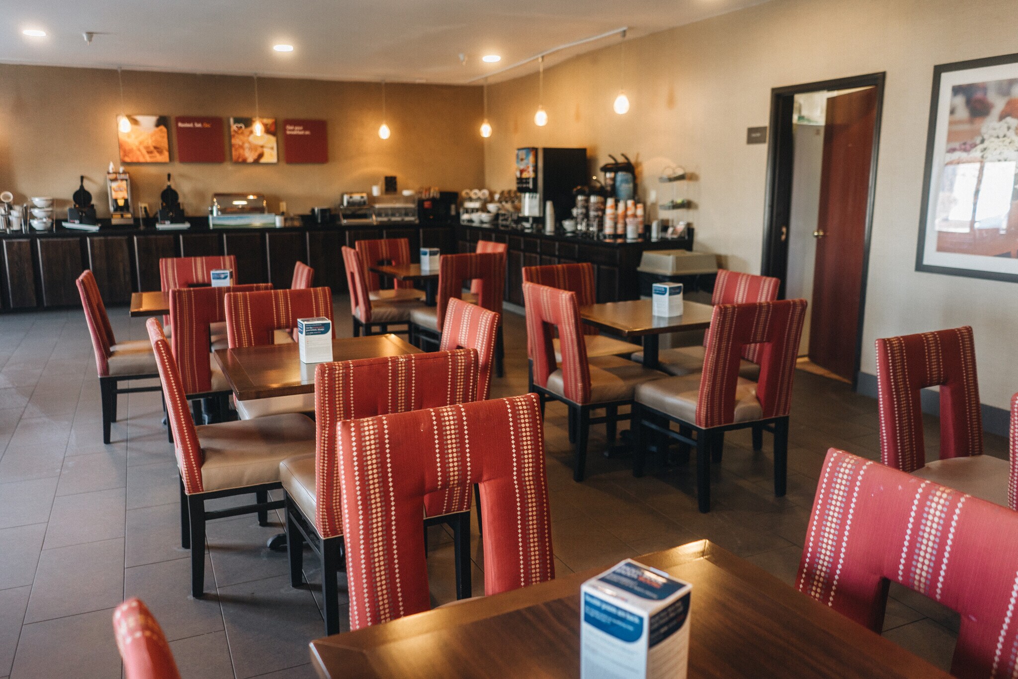 3302 E Dupont Rd, Fort Wayne, IN 46825 Comfort Suites North Fort