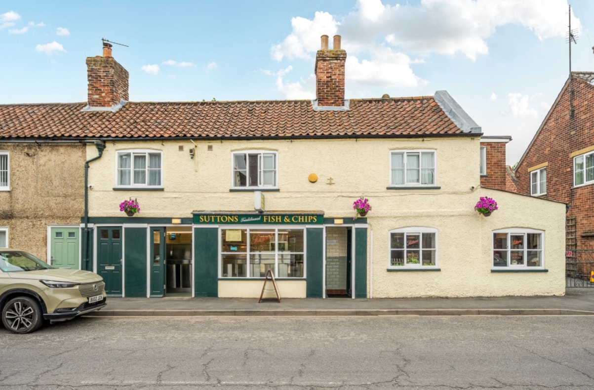 44-45 High St, Skegness for sale Primary Photo- Image 1 of 16