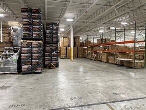 301 Commerce Rd, Linden, NJ for lease Interior Photo- Image 1 of 3