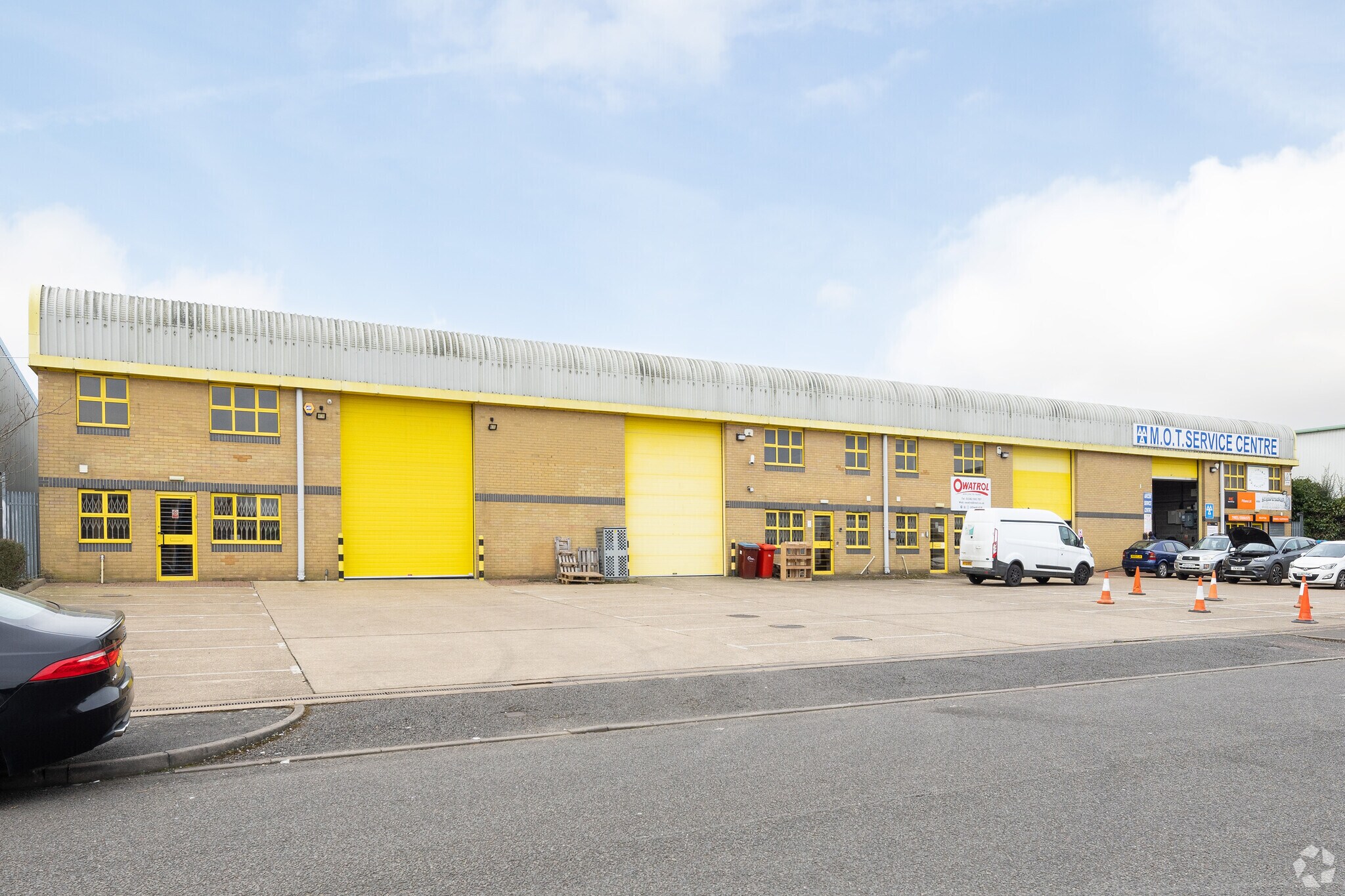 Scott Rd, Luton for sale Primary Photo- Image 1 of 1