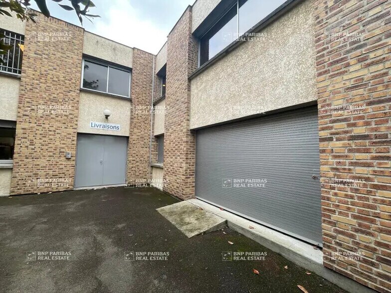 Flex in Buc for sale - Building Photo - Image 3 of 15
