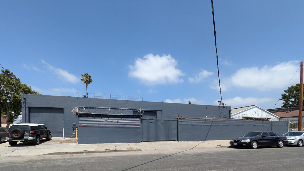 2727 Alcazar St, Los Angeles, CA for lease - Building Photo - Image 2 of 11