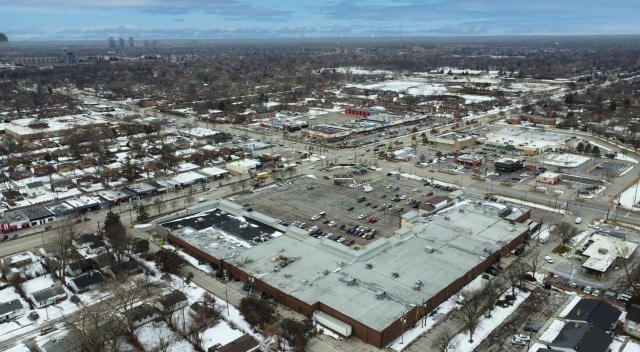 22100-22140 Coolidge Hwy, Oak Park, MI for lease - Aerial - Image 3 of 5