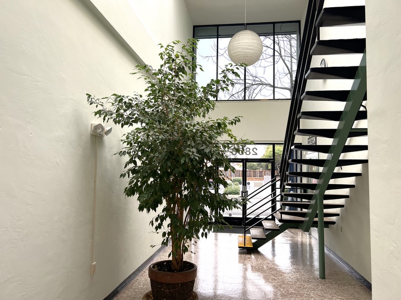 2858 Stevens Creek Blvd, San Jose, CA for lease - Building Photo - Image 3 of 41