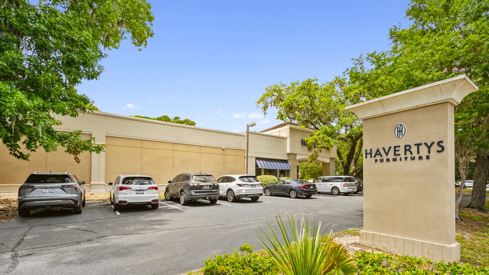 2 Buckingham Plantation Dr, Bluffton, SC for sale - Building Photo - Image 3 of 6