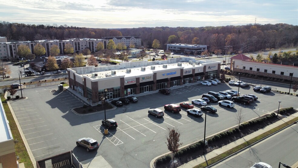 3872-3894 Oxford Station Way, Winston-Salem, NC for lease - Building Photo - Image 2 of 7