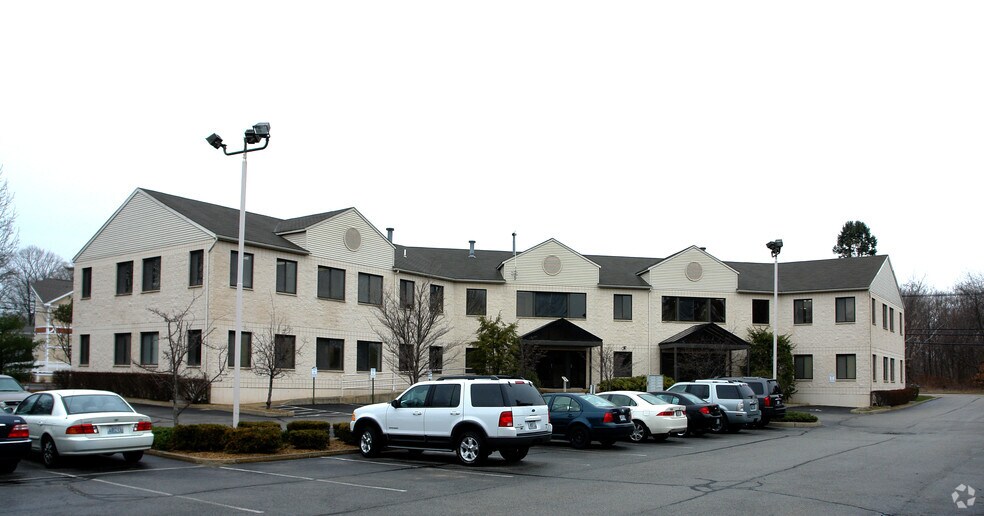 200 Centerville Rd, Warwick, RI for sale - Building Photo - Image 1 of 1