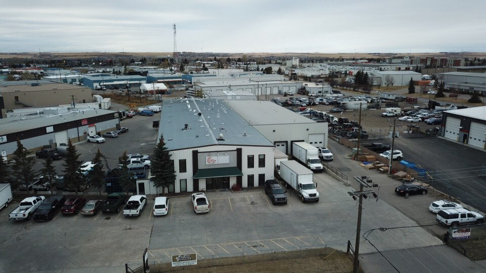 143 East Lake Blvd NE, Airdrie, AB for lease - Building Photo - Image 1 of 8