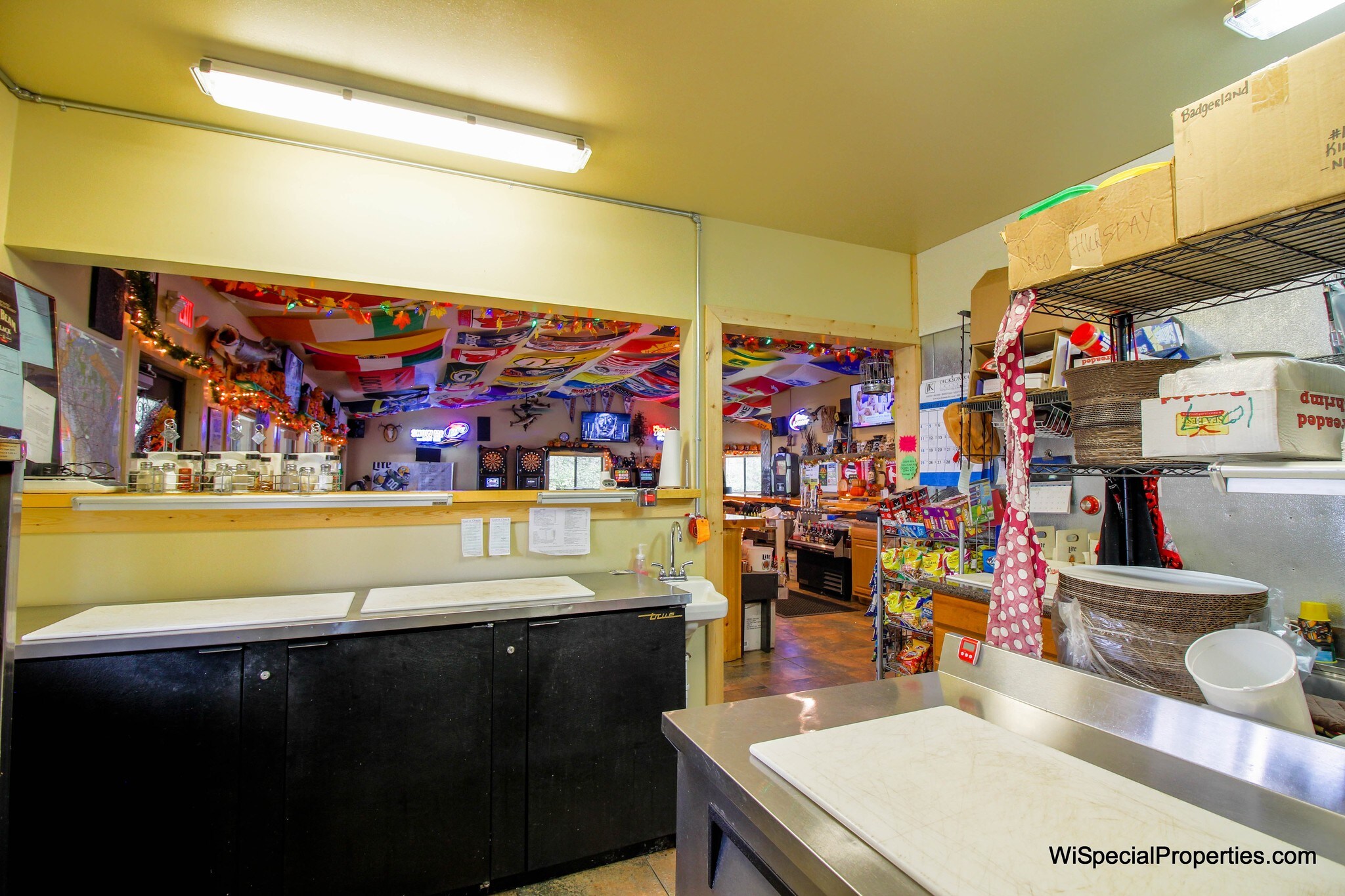 W505 Huron Bay Dr, Montello, WI 53949 Log Cabin Resort