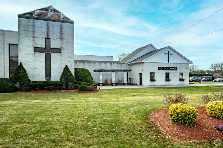 1070 Portion Rd, Farmingville, NY for lease - Building Photo - Image 2 of 19