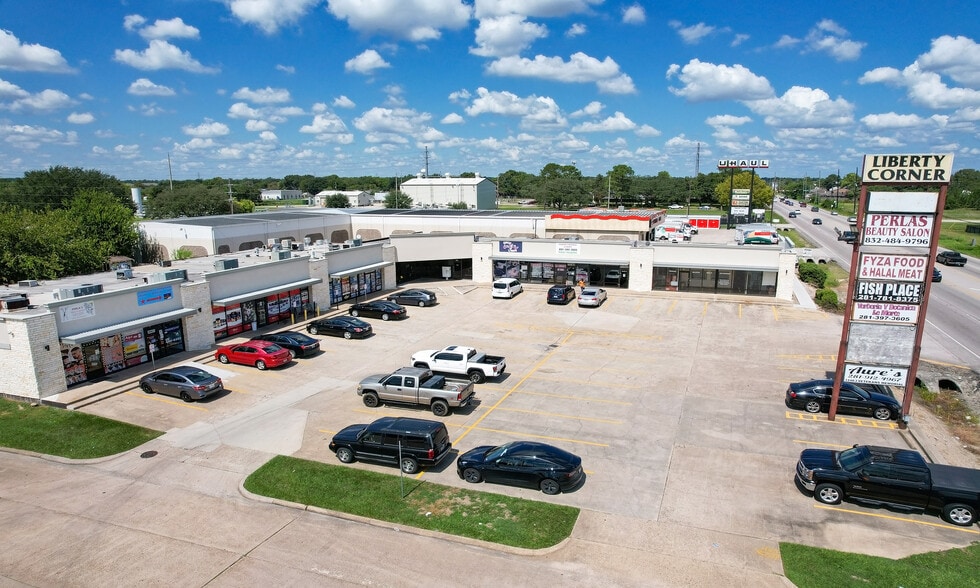 12403 Veterans Memorial, Houston, TX for lease - Building Photo - Image 2 of 5