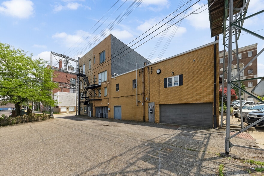 250 E Main St, Alliance, OH for sale - Building Photo - Image 3 of 37