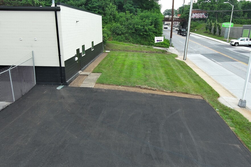 710 S Caton Ave, Baltimore, MD for lease - Building Photo - Image 3 of 8