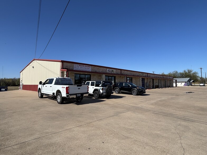 1612 Weatherford Hwy, Granbury, TX for lease - Building Photo - Image 3 of 6
