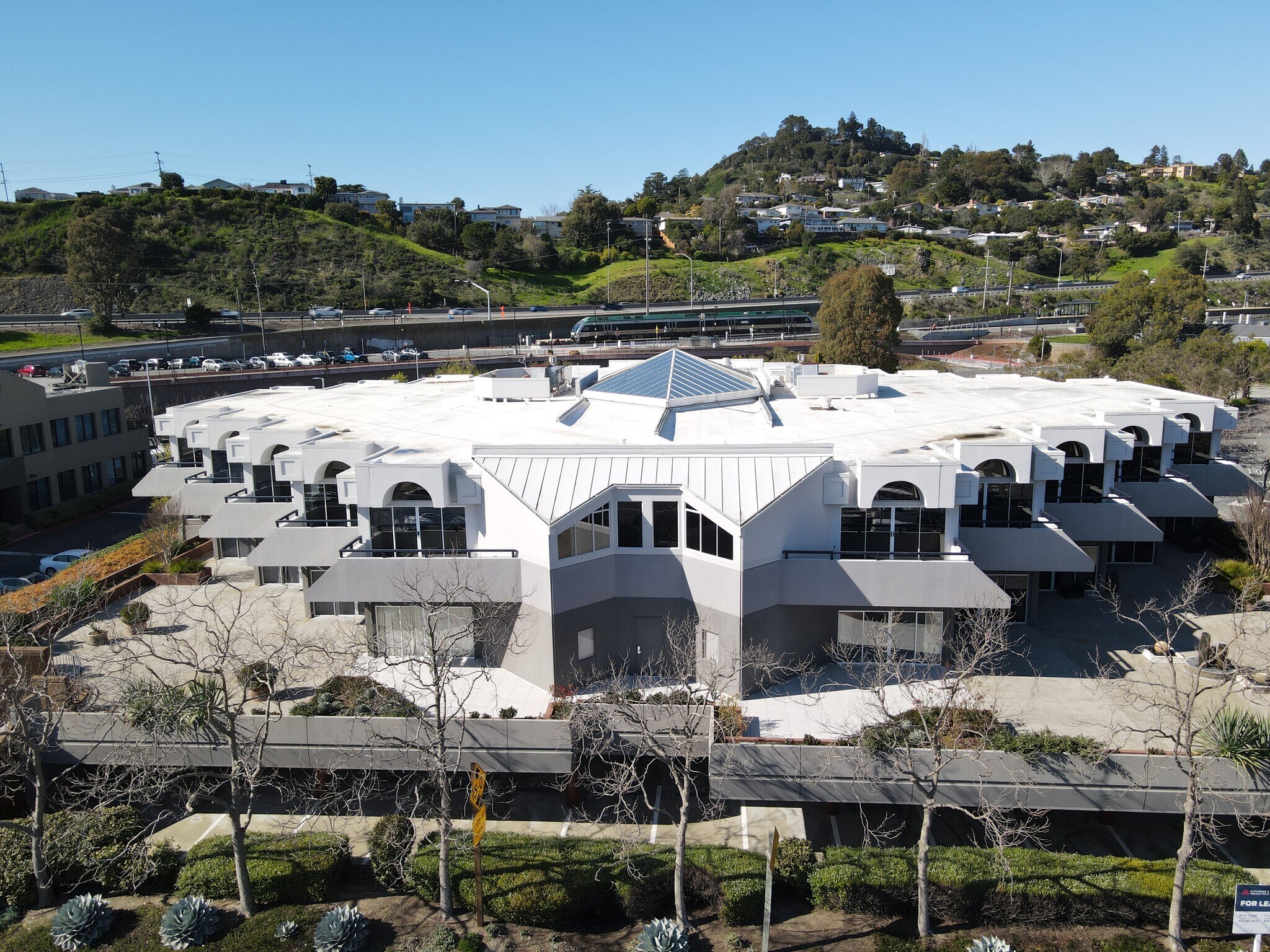 100 Larkspur Landing Cir, Larkspur, CA for lease Building Photo- Image 1 of 8