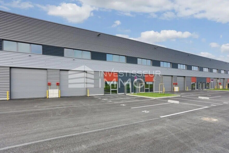 Flex in Le Thillay for lease - Building Photo - Image 2 of 3