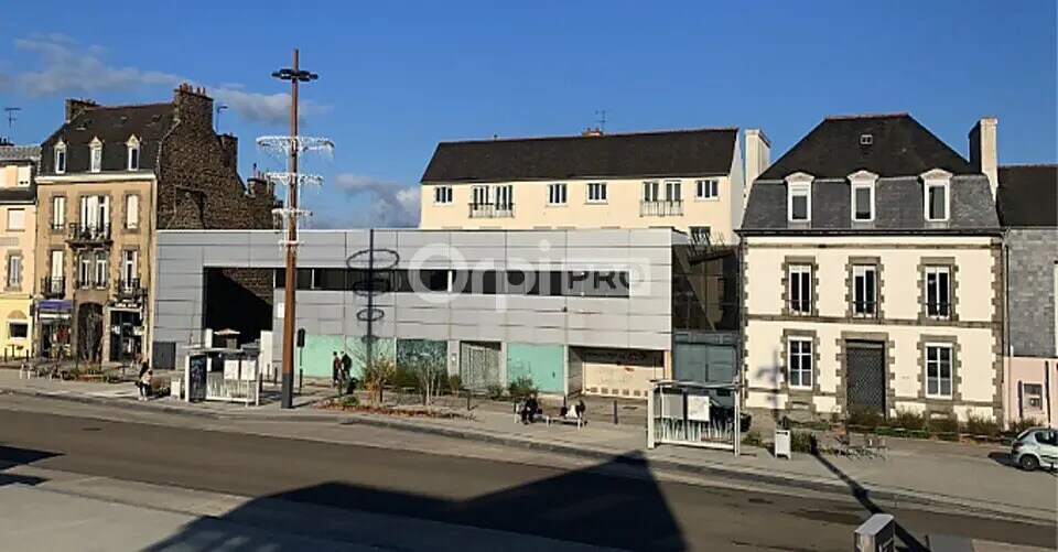 Retail in Saint-Brieuc for lease - Building Photo - Image 2 of 7