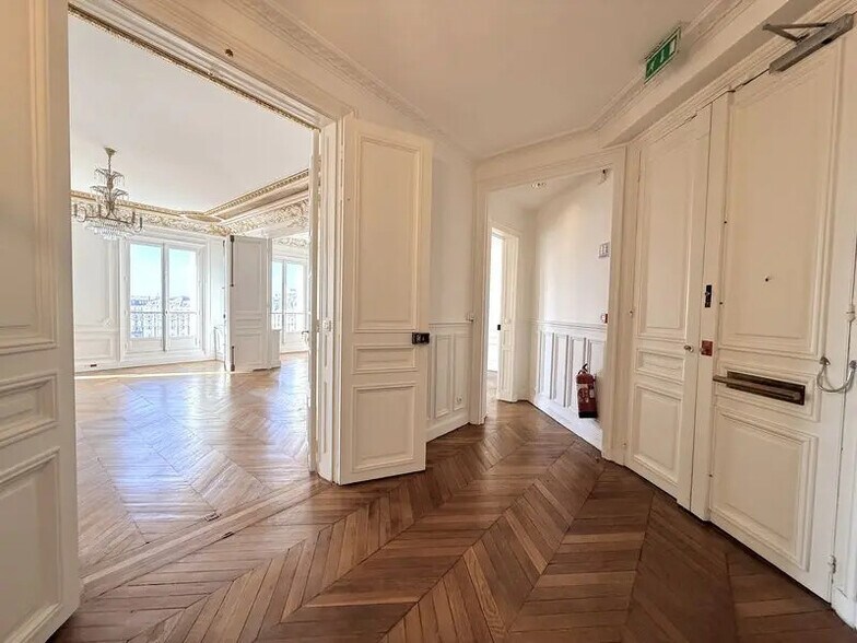 60 Rue De Londres, Paris for lease - Building Photo - Image 3 of 15