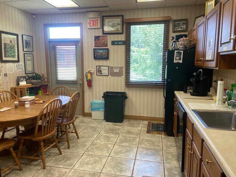 1203 W Broadway, Columbia, MO for sale - Building Photo - Image 3 of 9