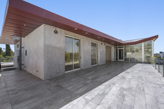 920 N Fairfax Ave, West Hollywood, CA for lease Building Photo- Image 2 of 8