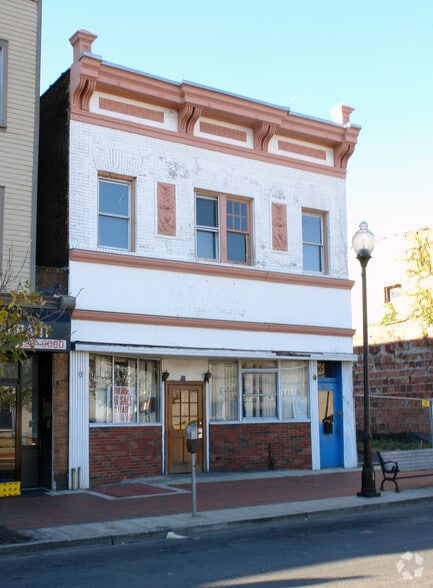 81 Smith St, Perth Amboy, NJ for sale - Building Photo - Image 1 of 39