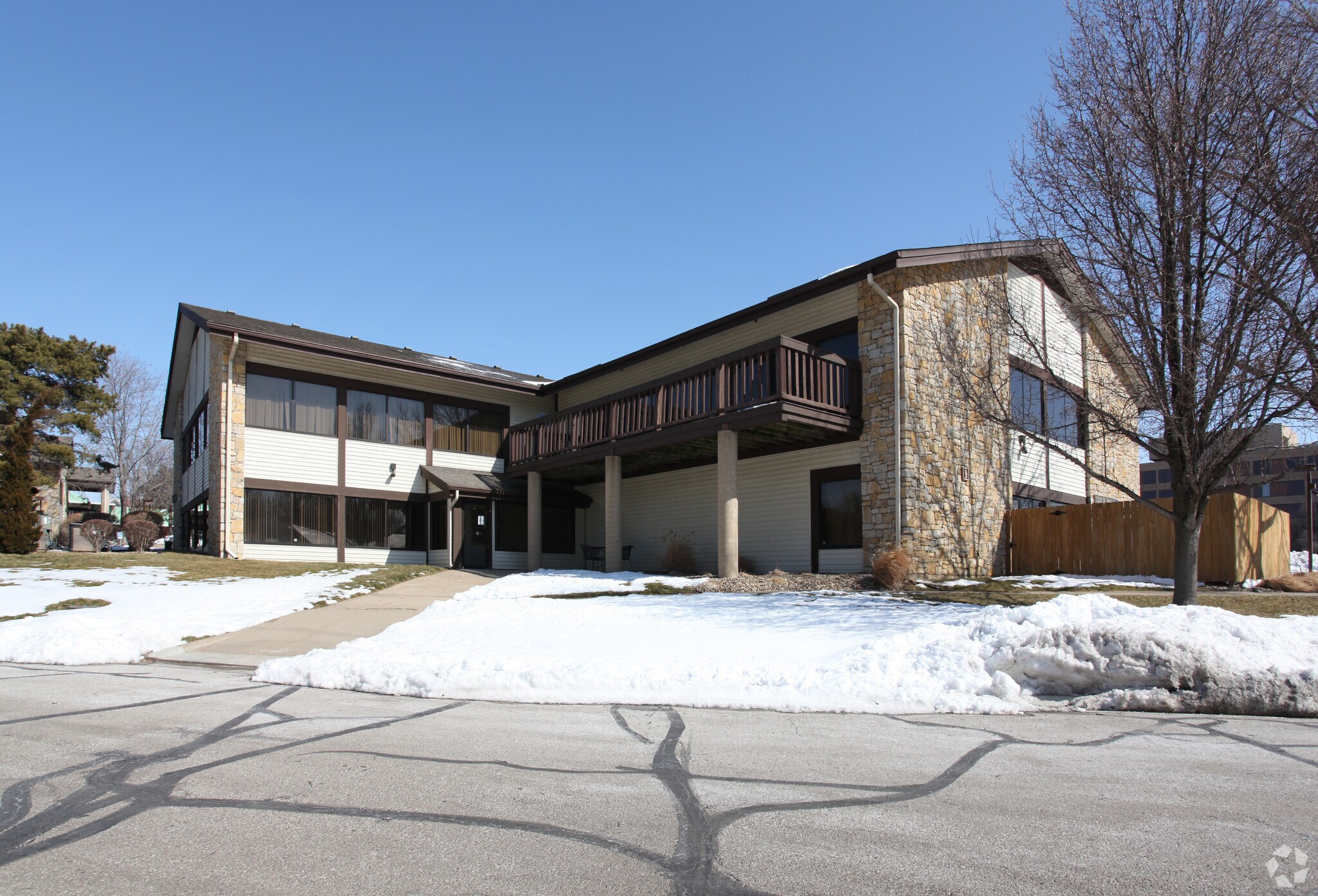 7220 W 98th Ter, Overland Park, KS for sale Primary Photo- Image 1 of 1