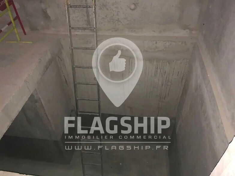 Retail in Bagnolet for lease - Construction Photo - Image 1 of 2