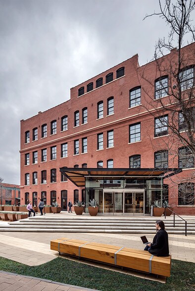 603 Munger Ave, Dallas, TX for lease - Building Photo - Image 2 of 23