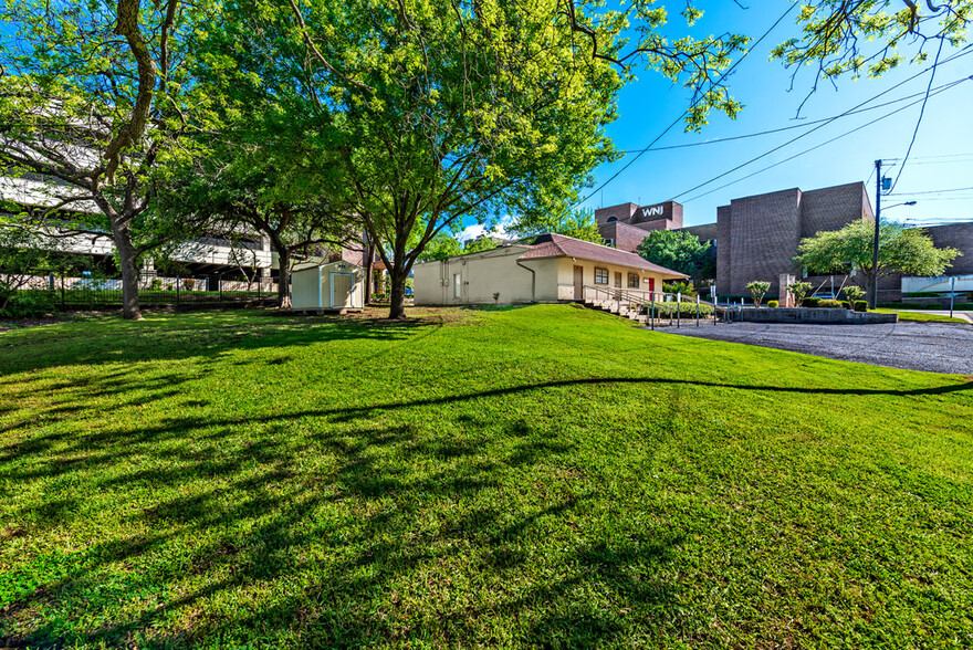 404 Bryant St, Sherman, TX for sale - Building Photo - Image 3 of 16