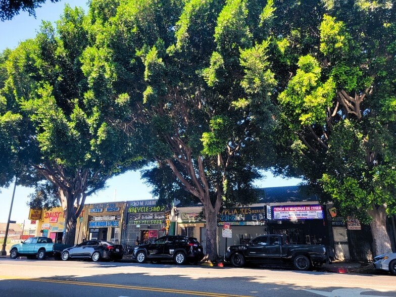4917 S Broadway, Los Angeles, CA for sale - Primary Photo - Image 1 of 13