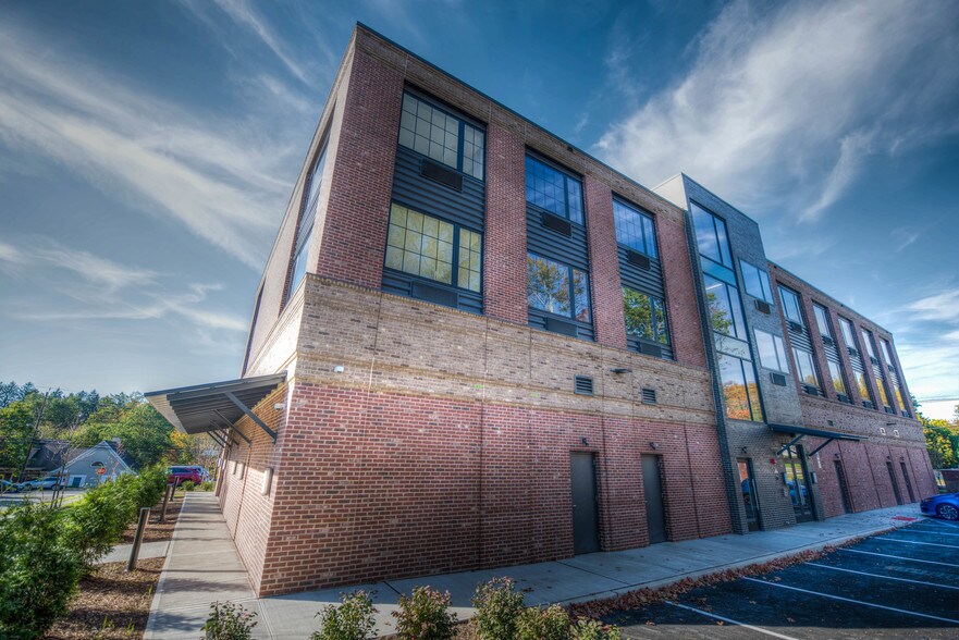 62 Broadway, Woodcliff Lake, NJ for sale - Building Photo - Image 3 of 28