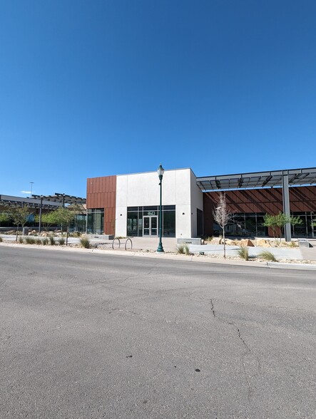 360 Vin Rambla Dr, El Paso, TX for lease - Building Photo - Image 3 of 7