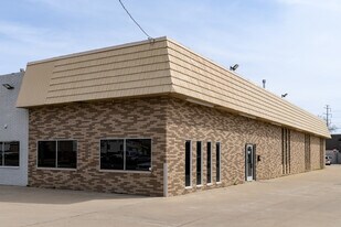 15555-15651 E Twelve Mile Rd, Roseville MI - Warehouse