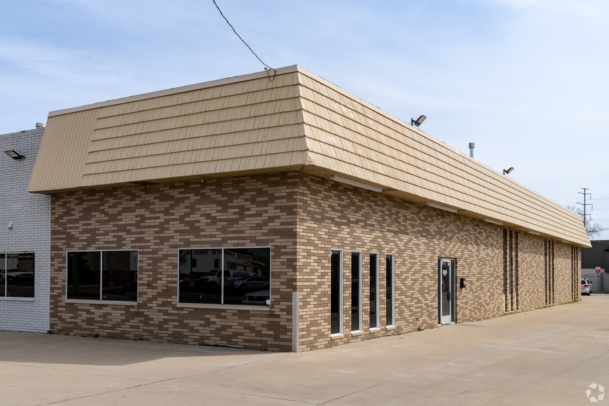 15555-15651 E Twelve Mile Rd, Roseville, MI for sale Building Photo- Image 1 of 7