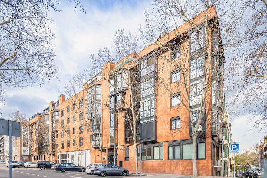 Calle Santa Hortensia, 52, Madrid, Madrid for sale - Primary Photo - Image 1 of 1