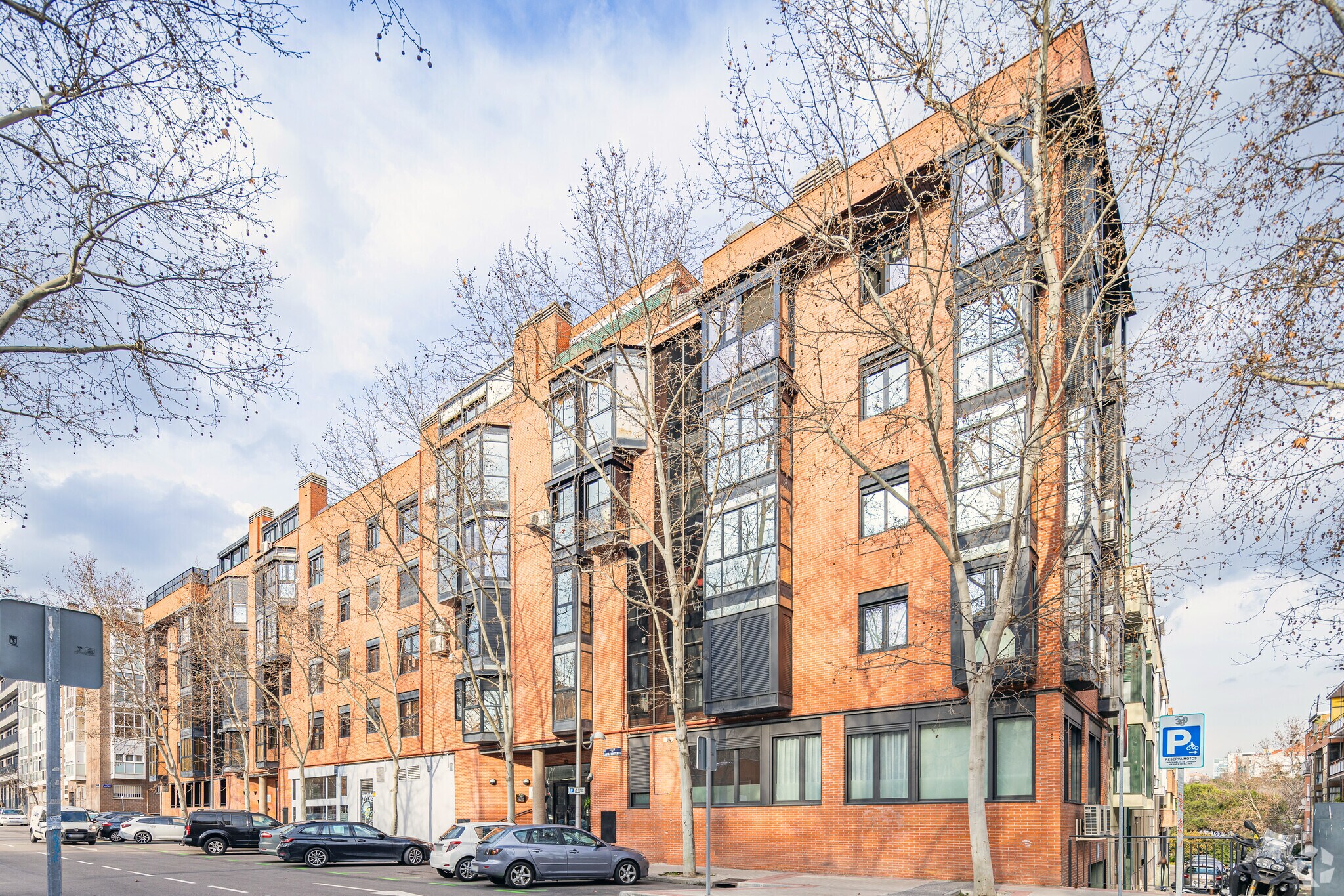 Calle Santa Hortensia, 52, Madrid, Madrid for sale Primary Photo- Image 1 of 1