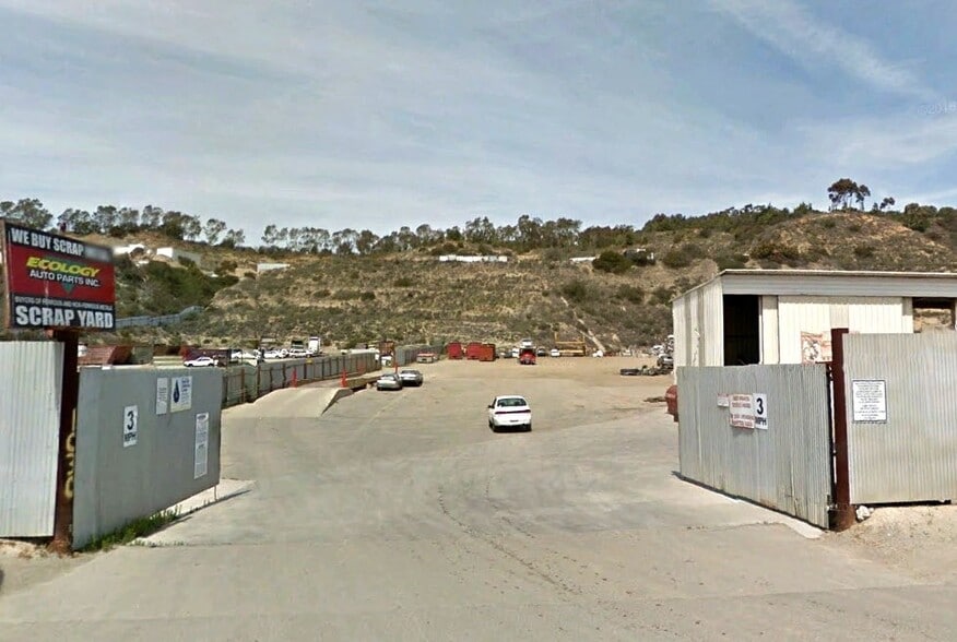 1030 Airport Rd, Oceanside, CA for lease - Building Photo - Image 2 of 5