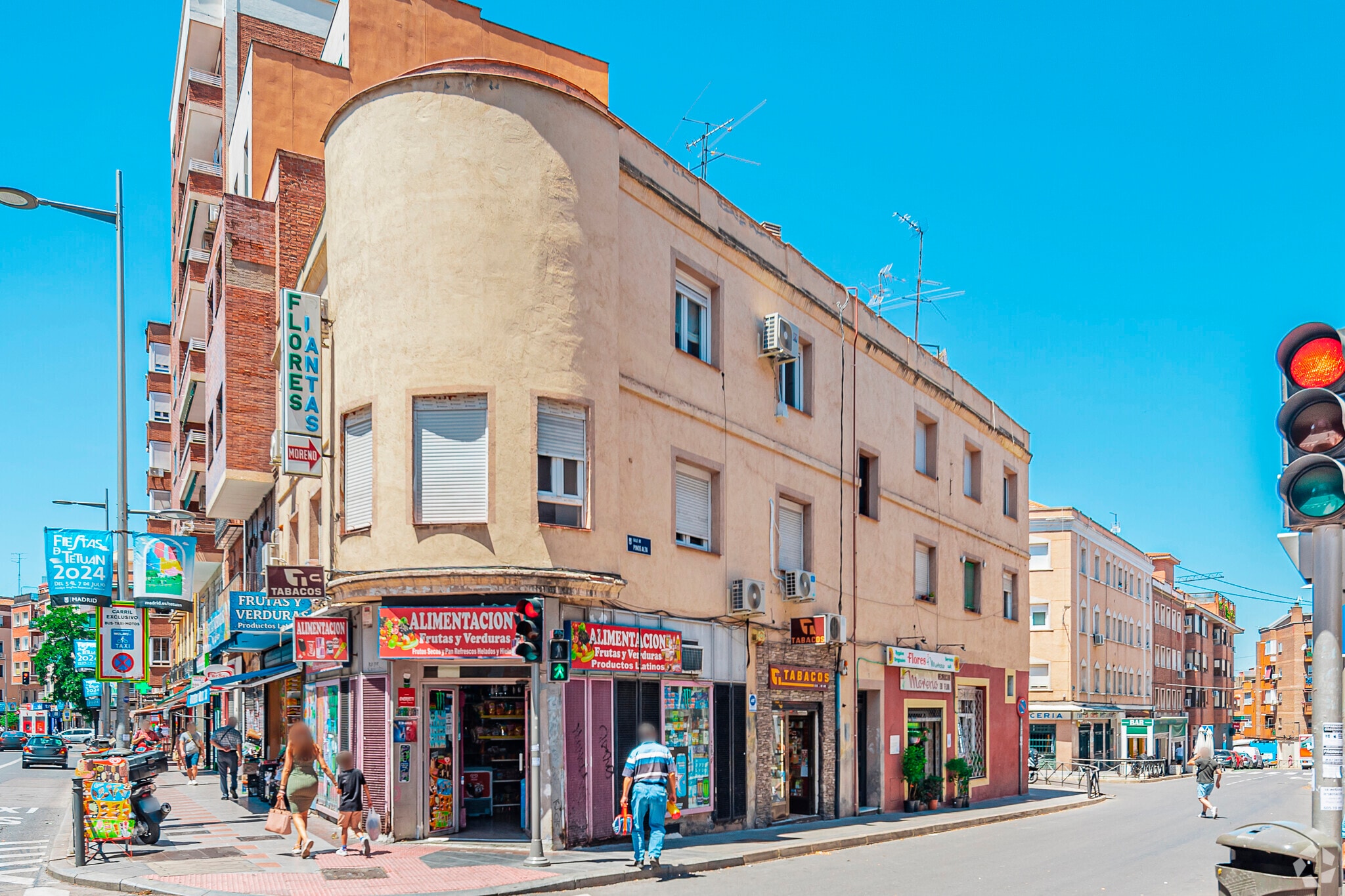 Calle de Pinos Alta, 1, Madrid, Madrid for sale Primary Photo- Image 1 of 3