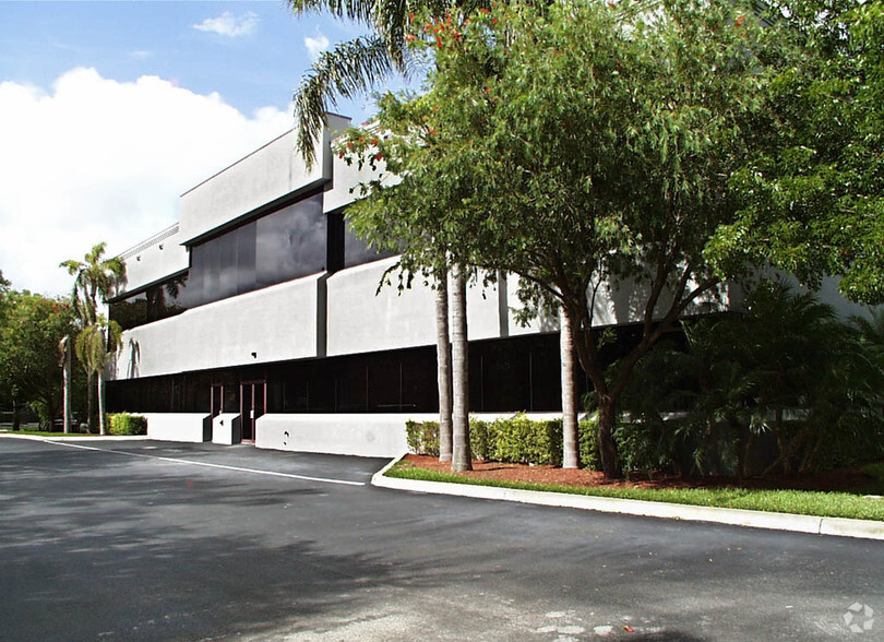 1300 Corporate Center Way, Wellington, FL for lease - Building Photo - Image 2 of 5