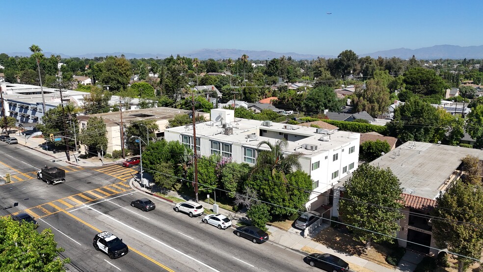 13059 Oxnard St, Van Nuys, CA for sale - Building Photo - Image 2 of 6