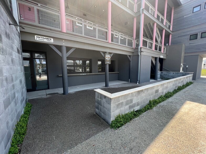 87 Center St, Folly Beach, SC for lease - Interior Photo - Image 3 of 8