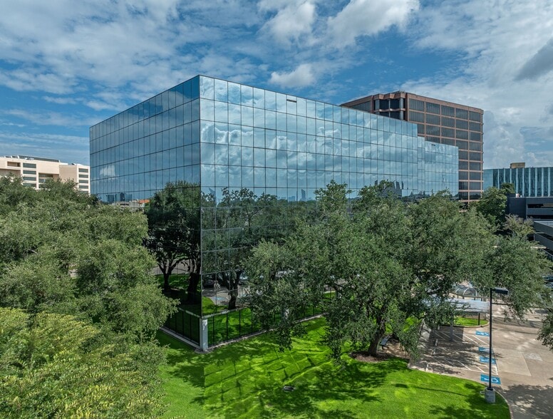 2929 Briarpark Dr, Houston, TX for sale - Building Photo - Image 2 of 20