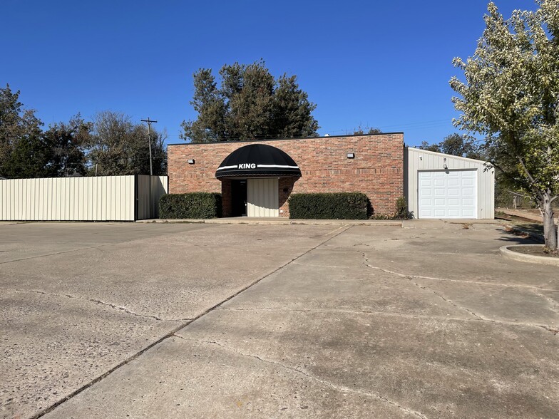 1817 Linwood Blvd, Oklahoma City, OK for lease - Building Photo - Image 2 of 13